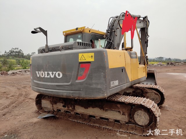 沃尔沃 EC140 挖掘机